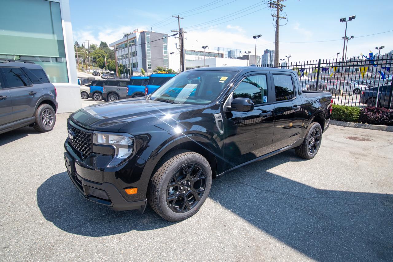 2025 Ford Maverick XLT AWD SuperCrew Photo1
