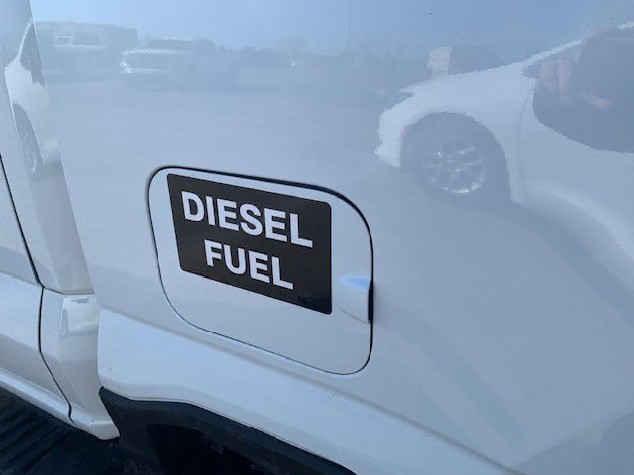 2023 Ford F-250 XLT - Photo #3
