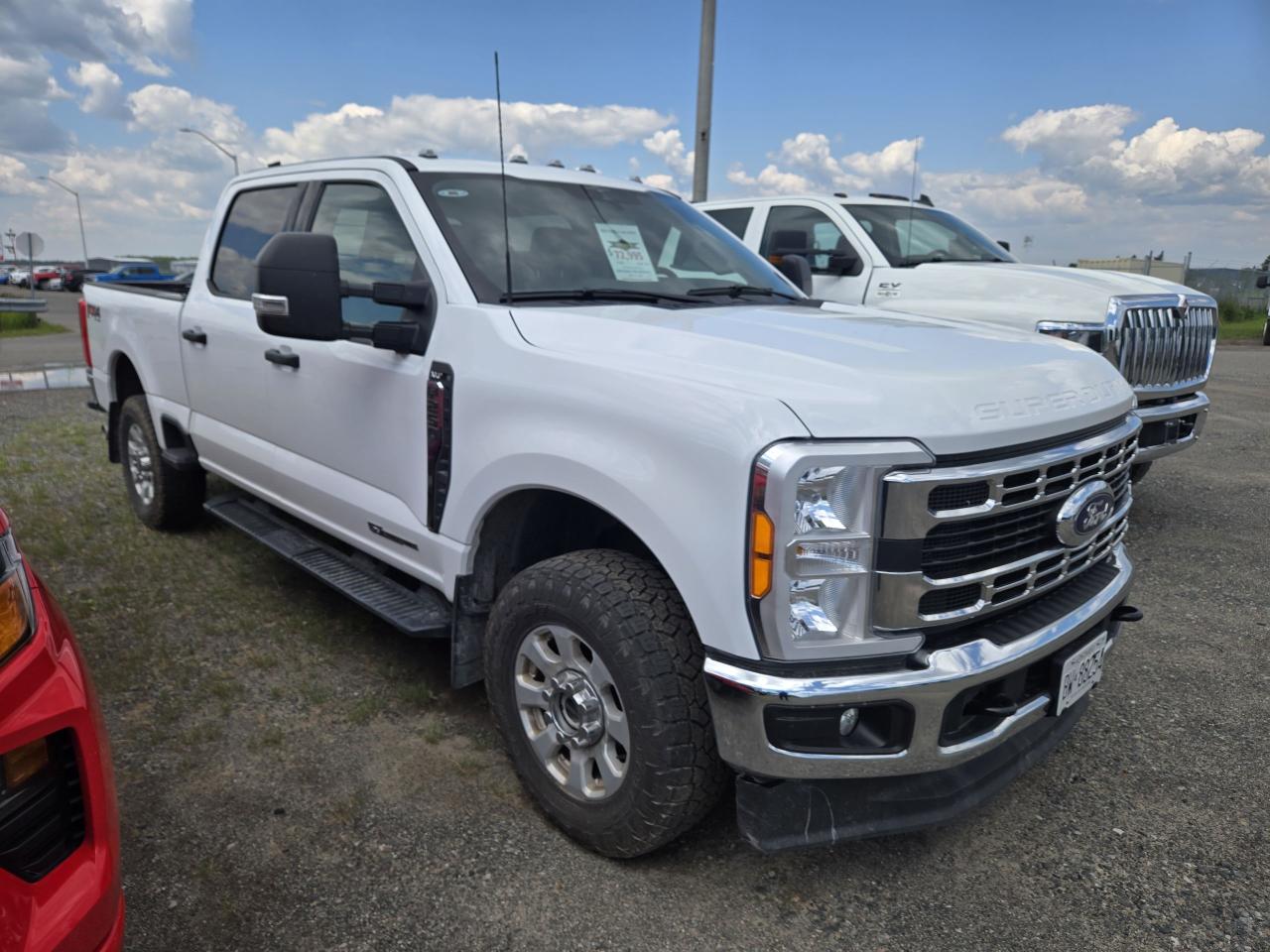 2023 Ford F-250 XLT - Photo #3