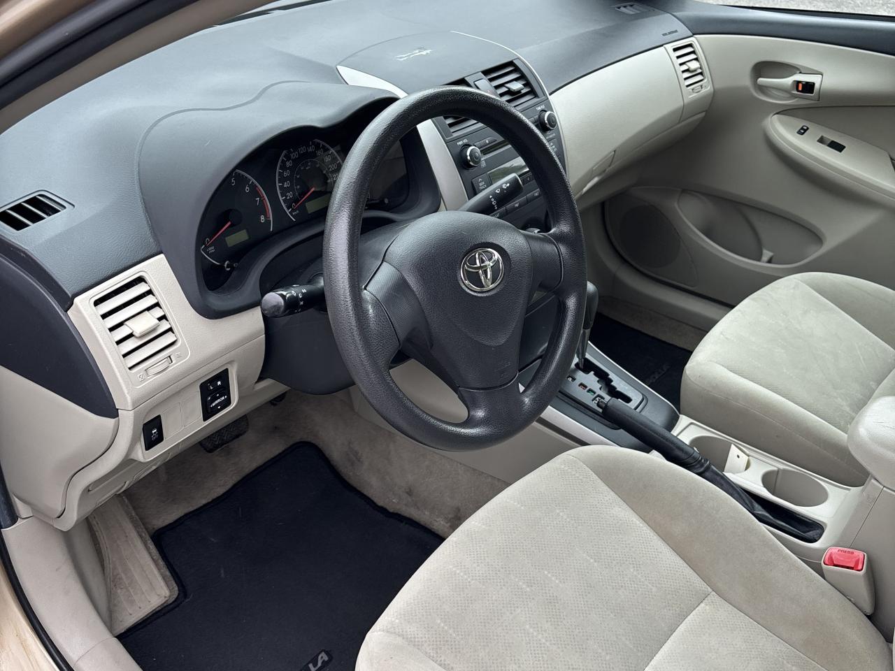 2011 Toyota Corolla 4DR SDN AUTO CE Photo31