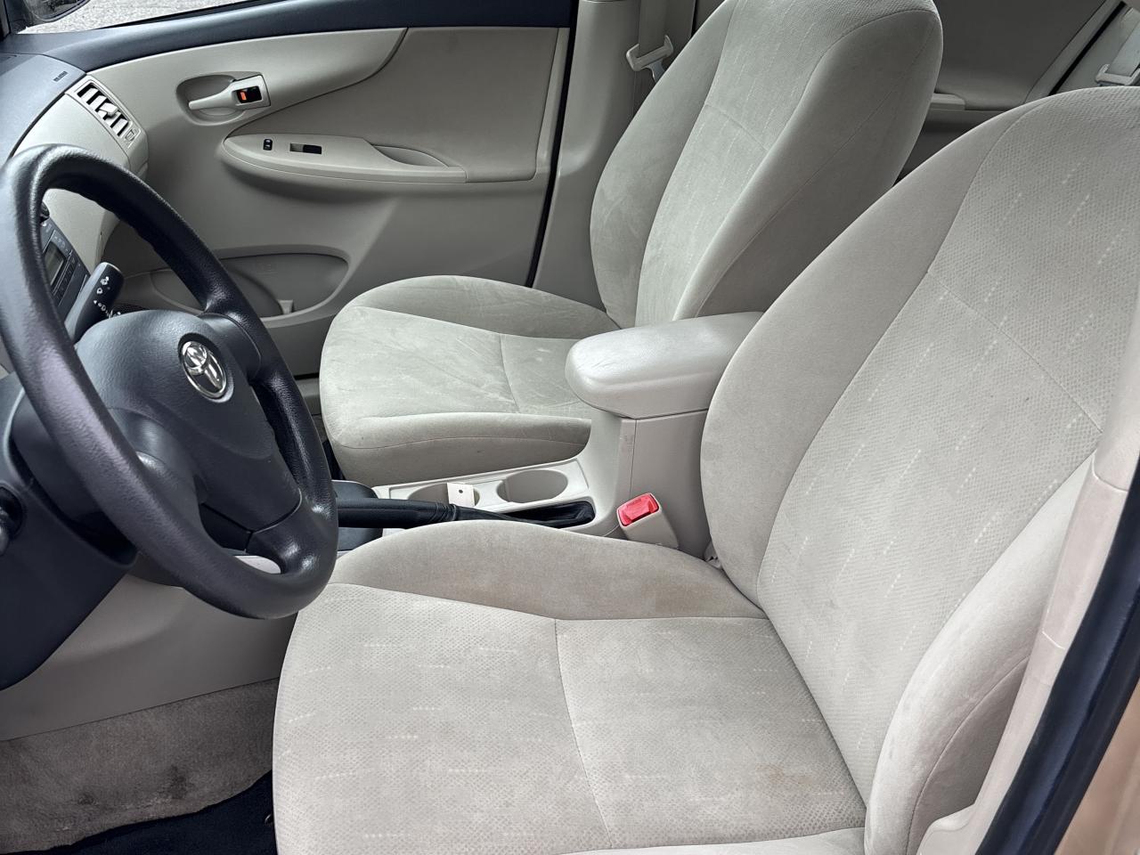 2011 Toyota Corolla 4DR SDN AUTO CE Photo32