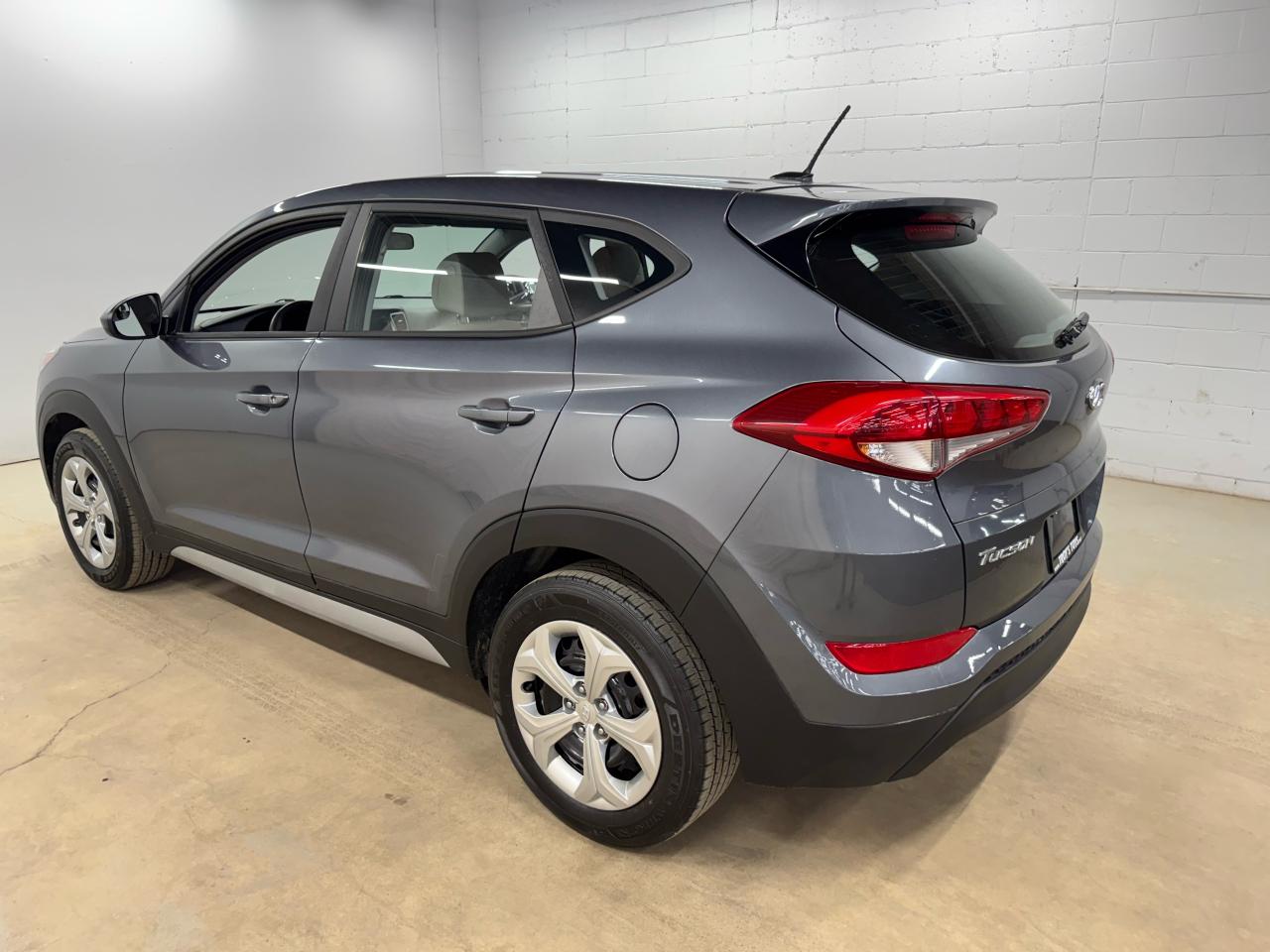 2017 Hyundai Tucson AWD 4dr 2.0L Photo4