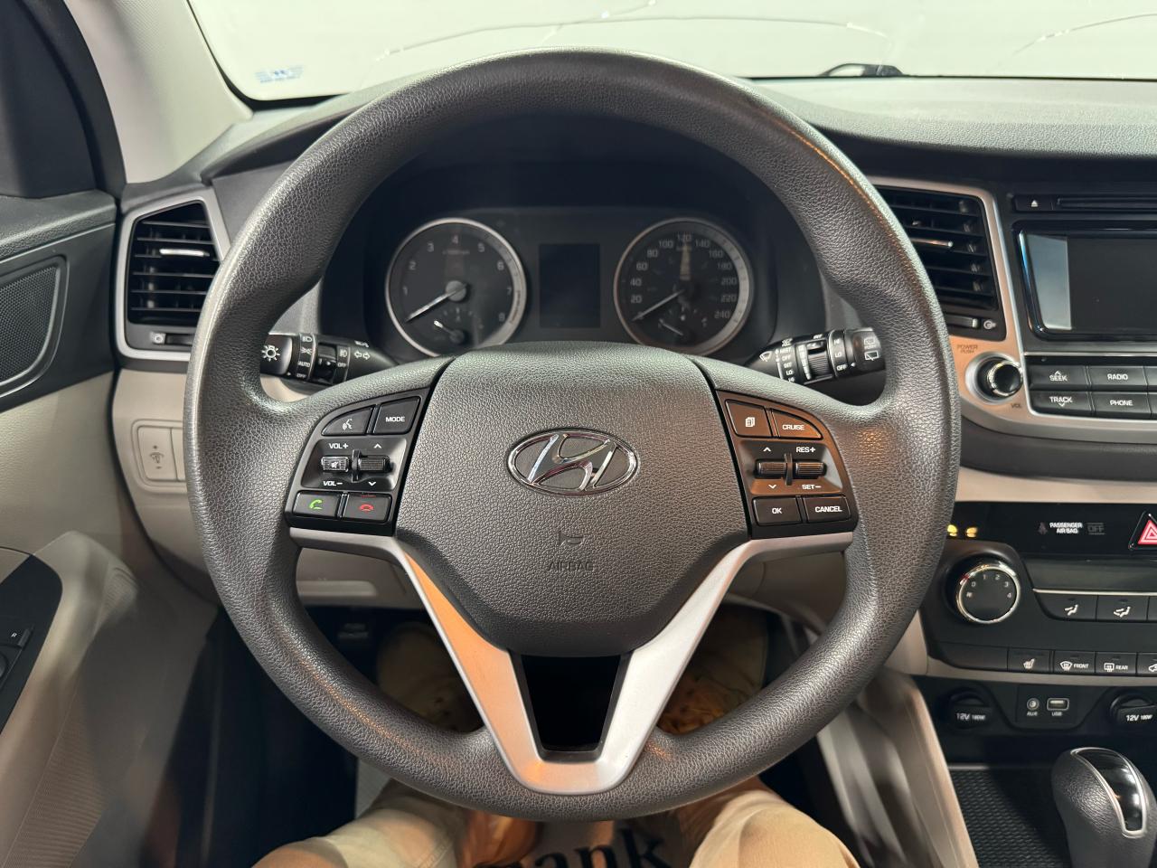 2017 Hyundai Tucson AWD 4dr 2.0L Photo14