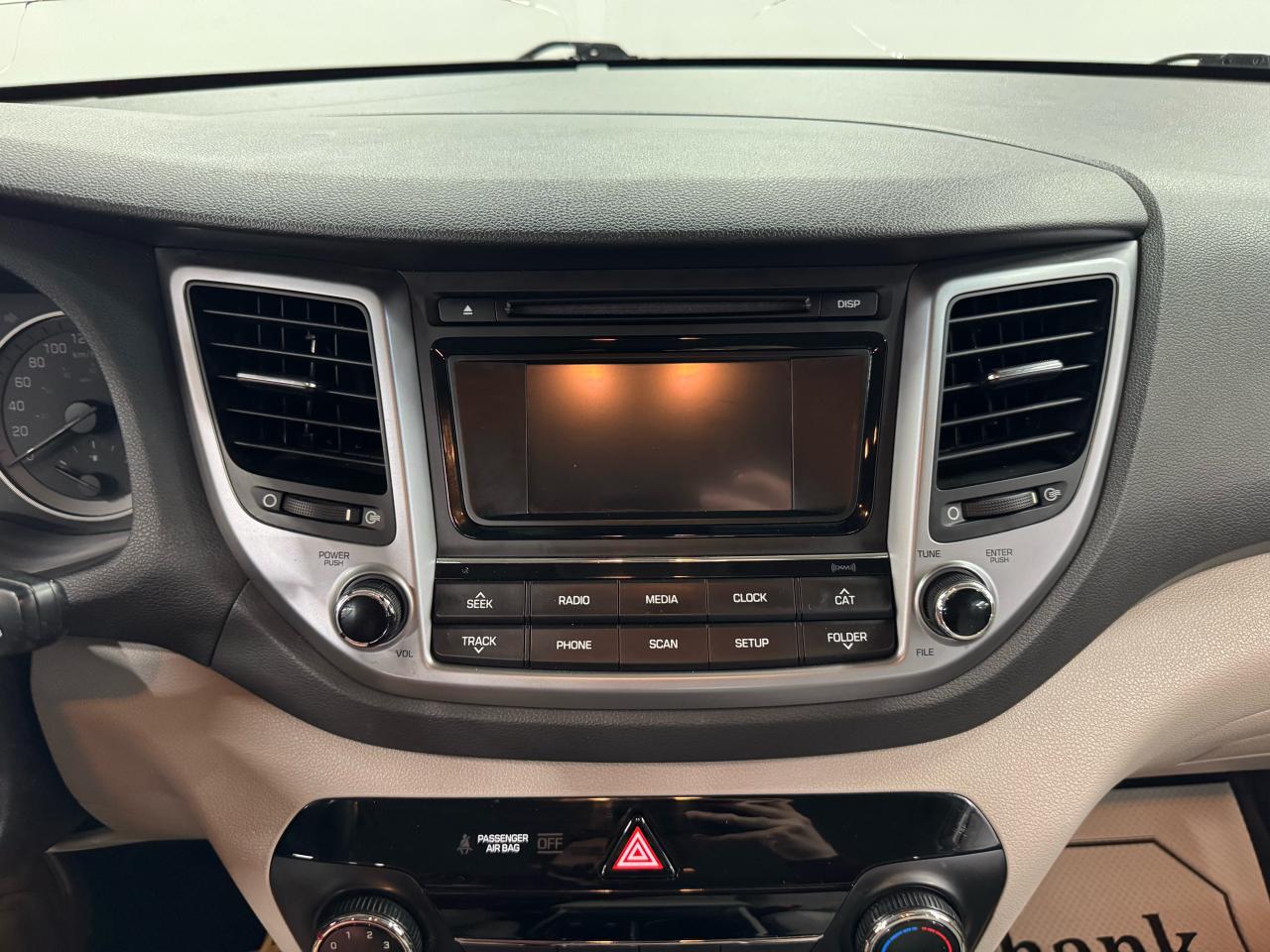 2017 Hyundai Tucson AWD 4dr 2.0L Photo17