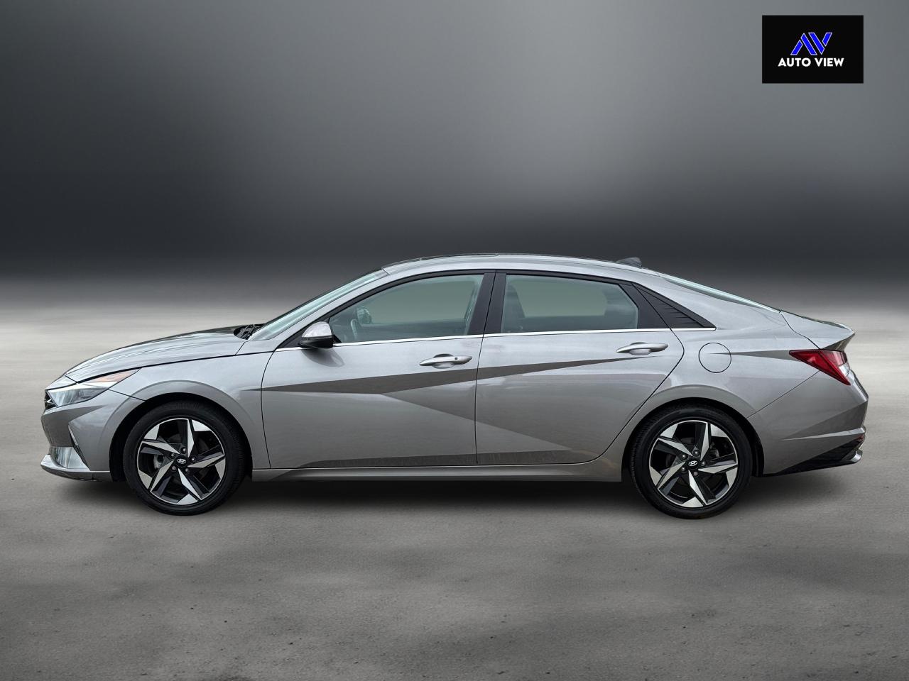 2023 Hyundai Elantra Luxury **HYBRID MODEL** - Photo #8