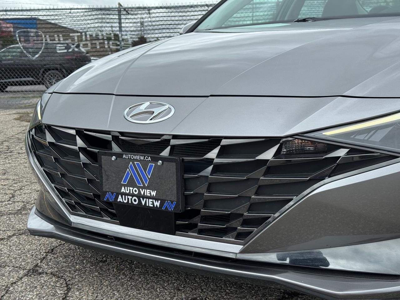 2023 Hyundai Elantra Luxury **HYBRID MODEL** - Photo #11