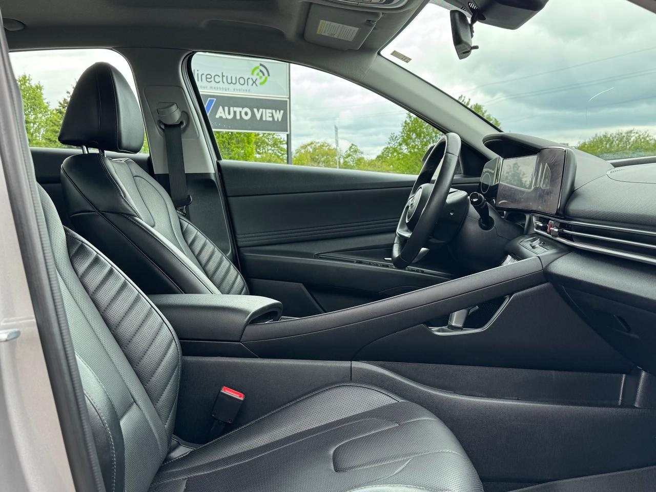 2023 Hyundai Elantra Luxury **HYBRID MODEL** - Photo #31