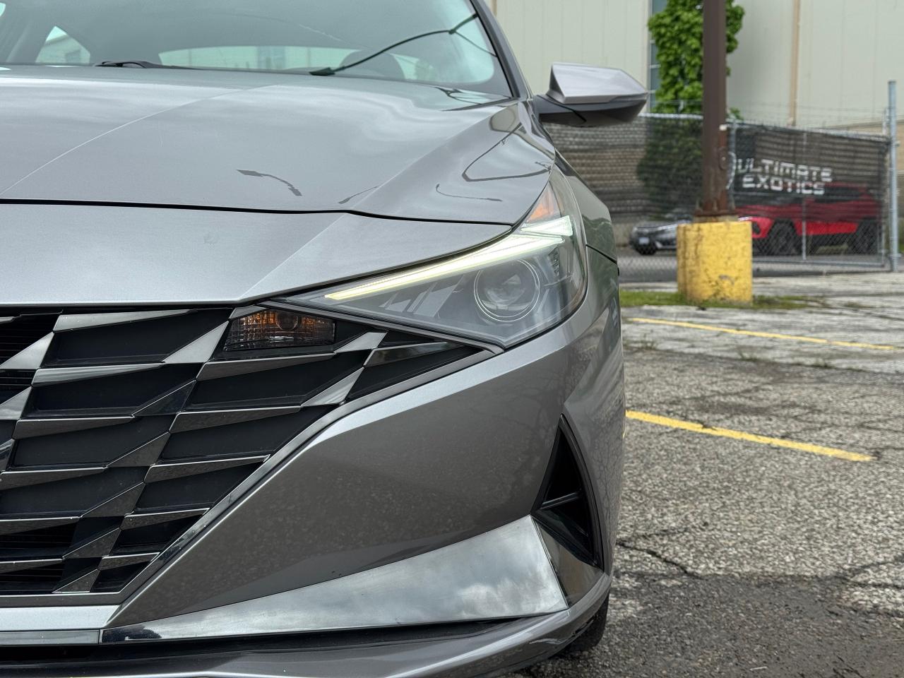 2023 Hyundai Elantra Luxury **HYBRID MODEL** - Photo #12