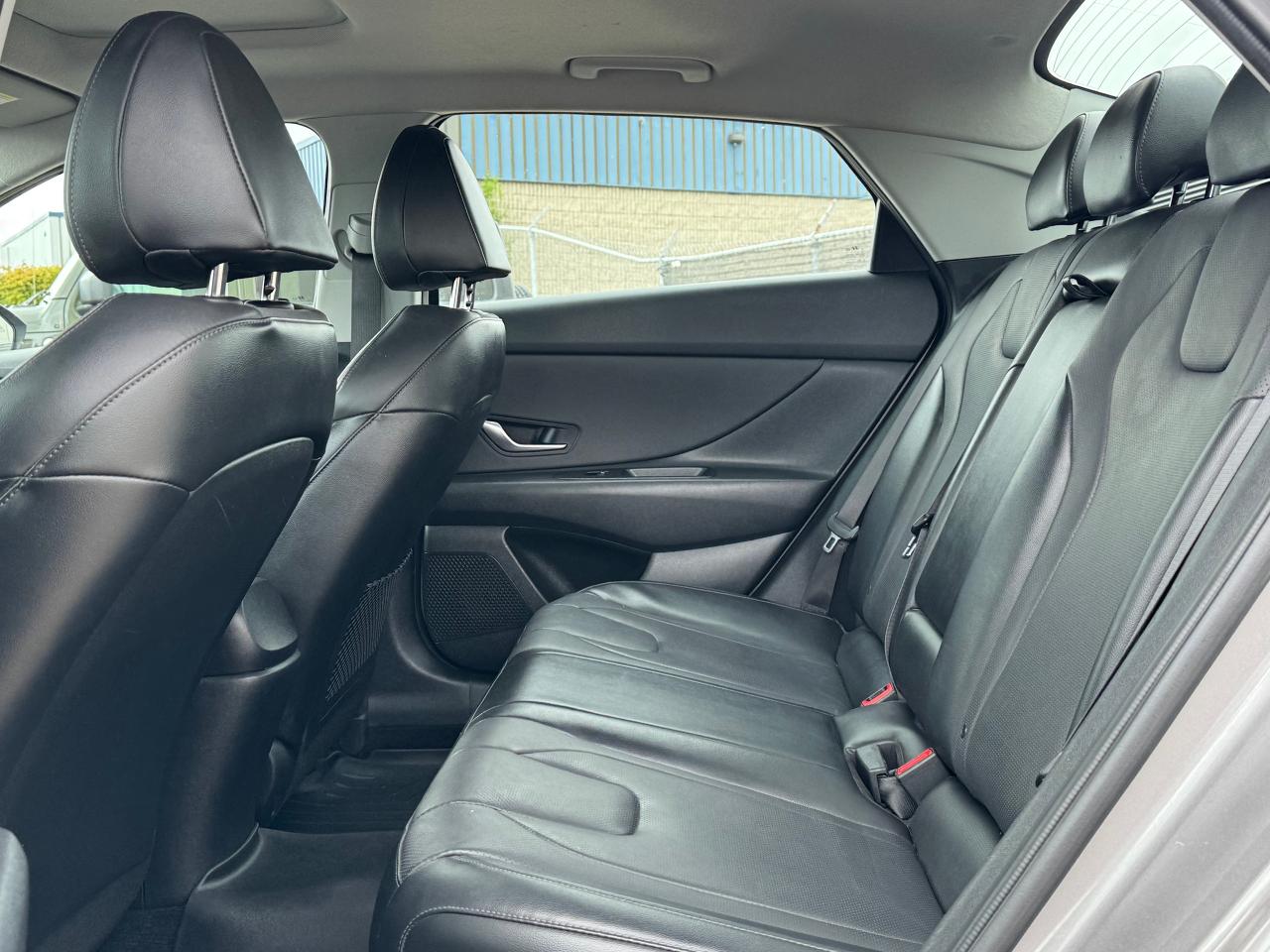 2023 Hyundai Elantra Luxury **HYBRID MODEL** - Photo #29