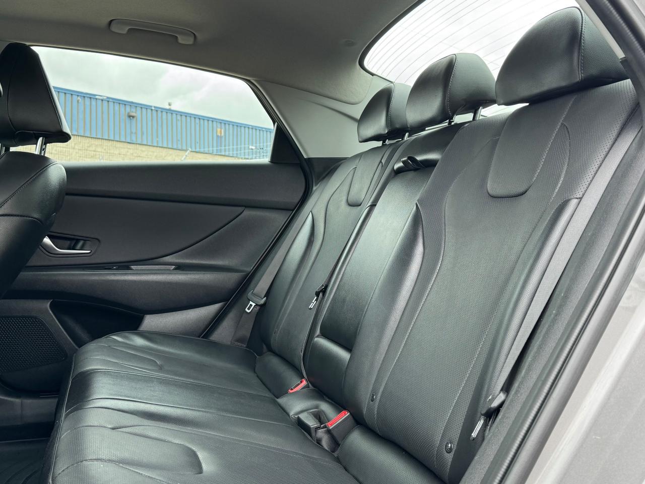 2023 Hyundai Elantra Luxury **HYBRID MODEL** - Photo #30