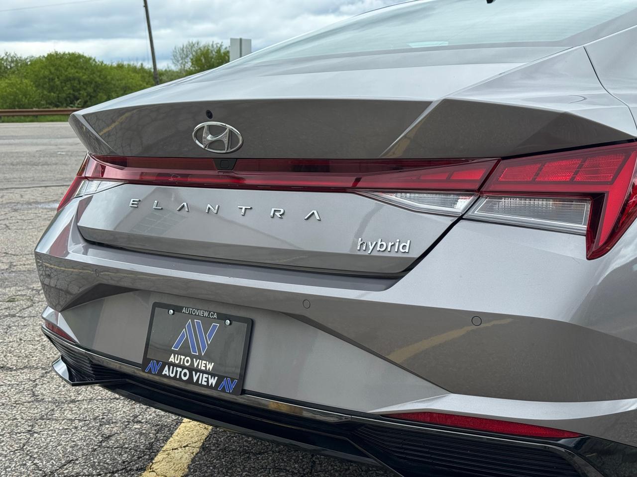 2023 Hyundai Elantra Luxury **HYBRID MODEL** - Photo #14