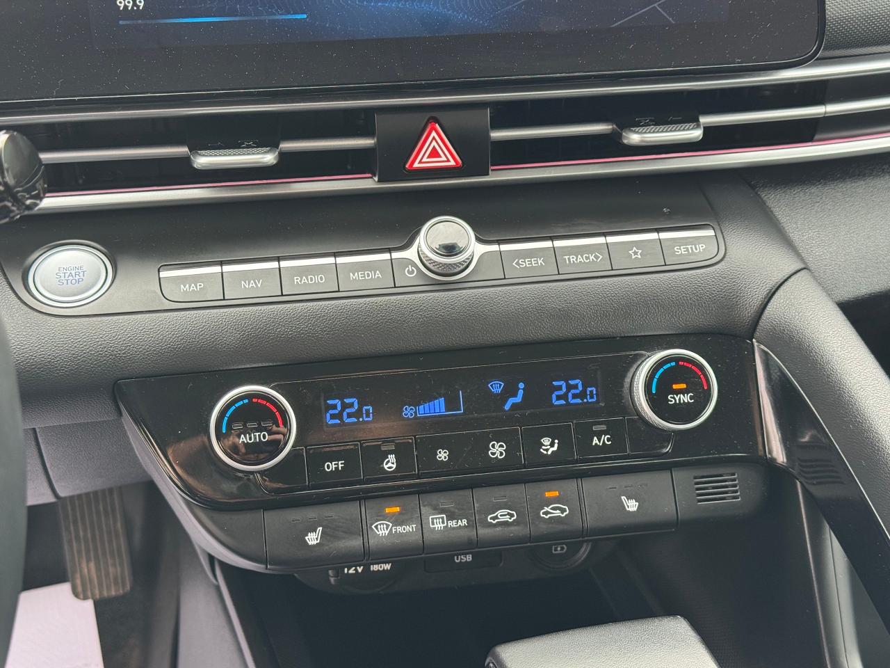 2023 Hyundai Elantra Luxury **HYBRID MODEL** - Photo #23
