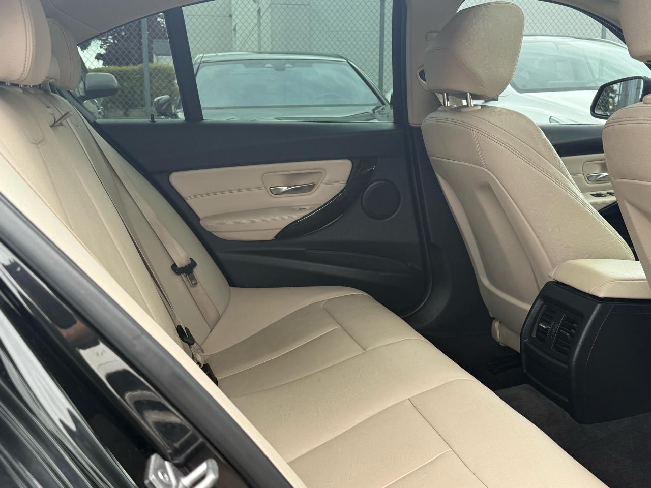 2015 BMW 3 Series 320i xDrive BACKUP|SUNROOF|HEATED SEATS - Photo #14