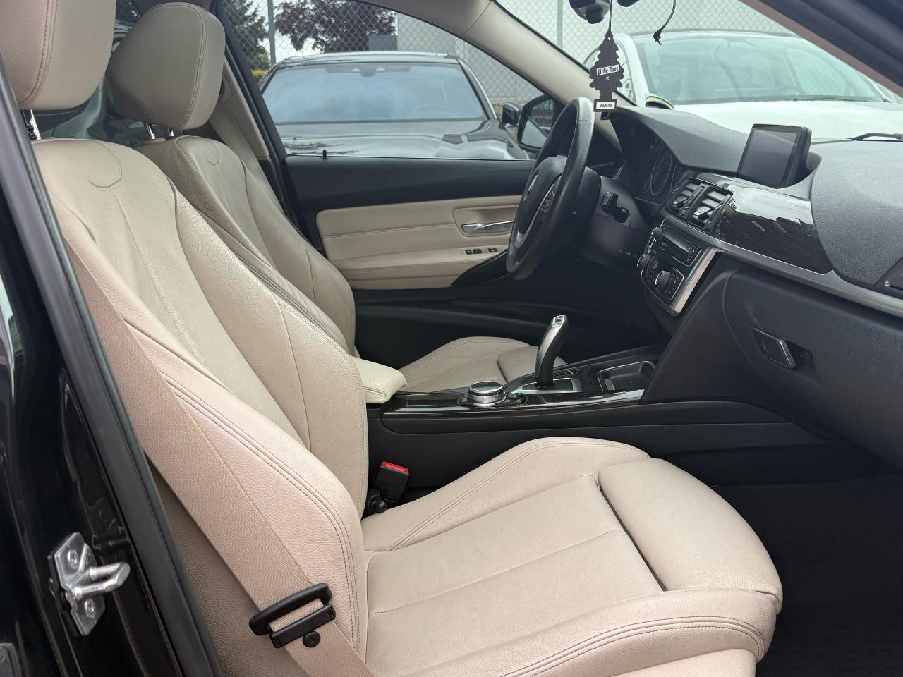 2015 BMW 3 Series 320i xDrive BACKUP|SUNROOF|HEATED SEATS - Photo #11