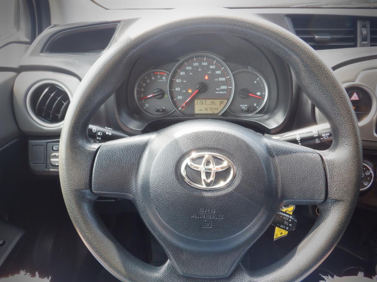 2014 Toyota Yaris LE - Photo #5
