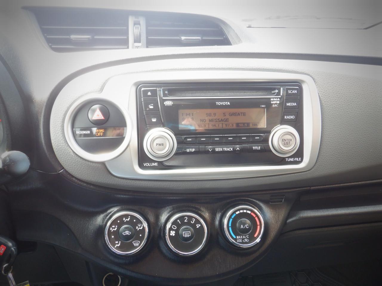 2014 Toyota Yaris LE - Photo #6