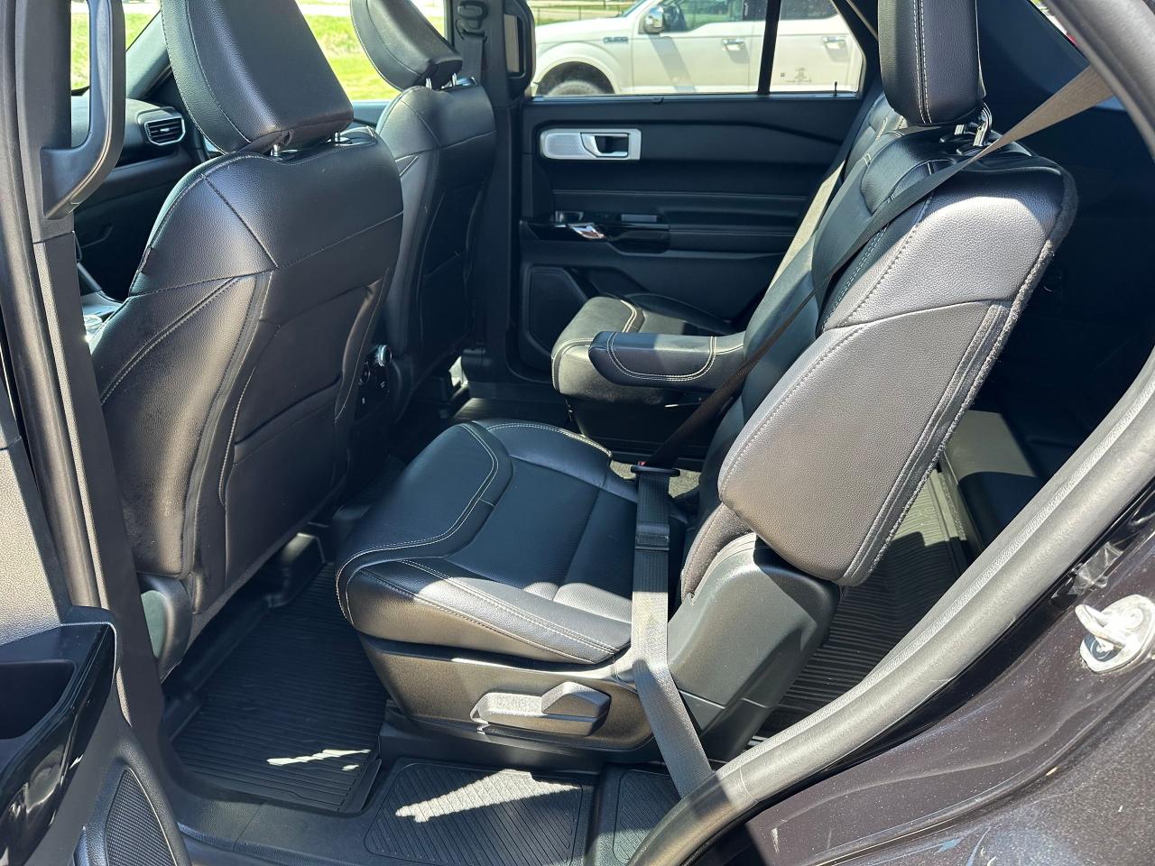 2023 Ford Explorer ST Photo5