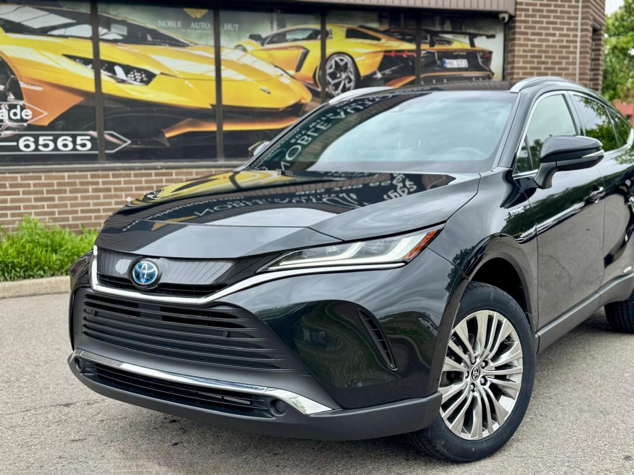 2021 Toyota Venza XLE Photo2