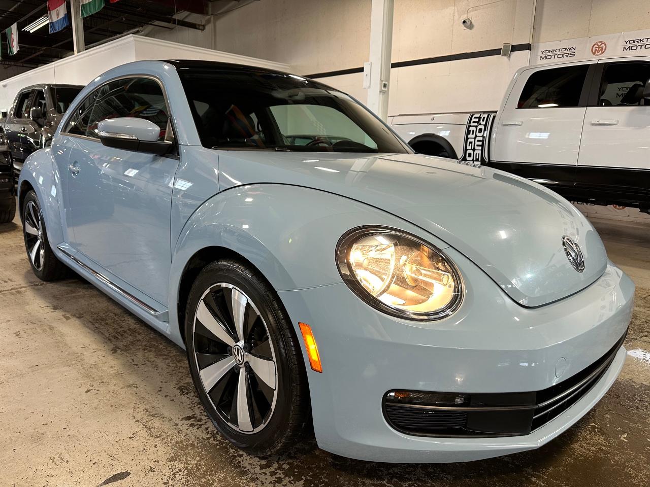 2012 Volkswagen Beetle 2DR PREMIERE+ | NO ACCIDENT | CUSTOM COLOR - Photo #7