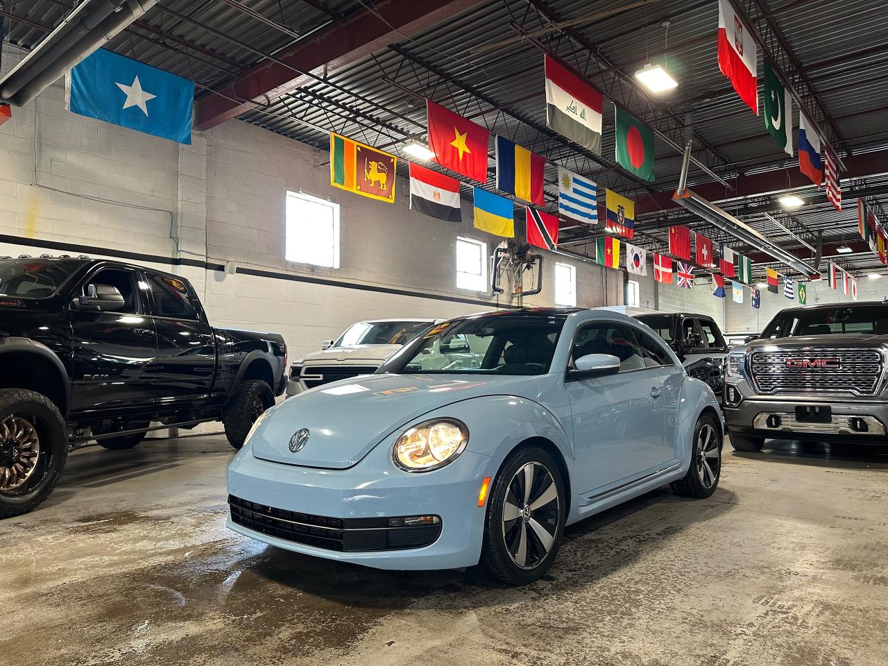 Used 2012 Volkswagen Beetle 2DR PREMIERE+ | NO ACCIDENT | CUSTOM COLOR for sale in North York, ON