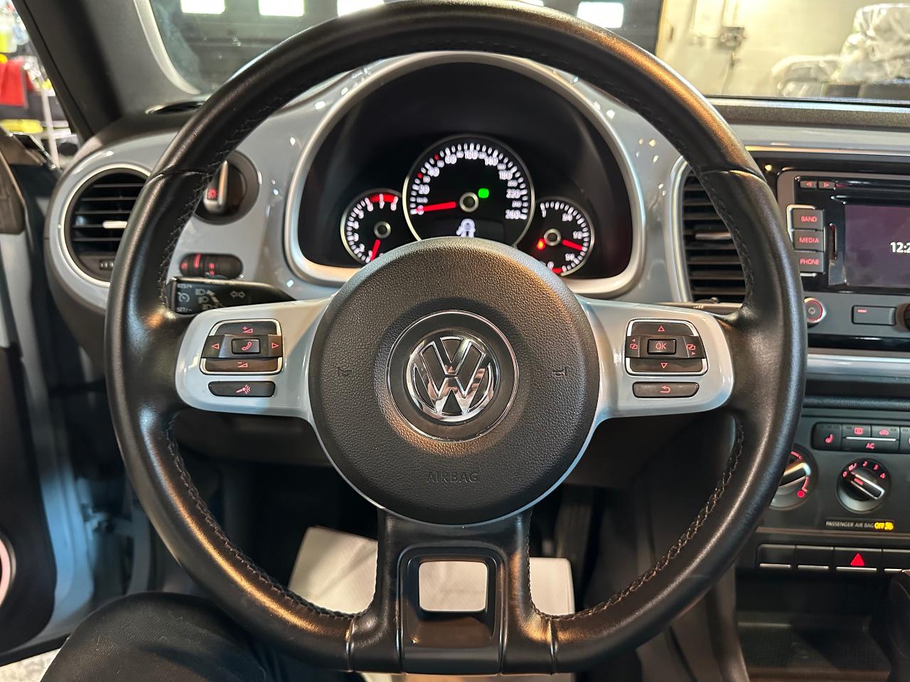 2012 Volkswagen Beetle 2DR PREMIERE+ | NO ACCIDENT | CUSTOM COLOR - Photo #29