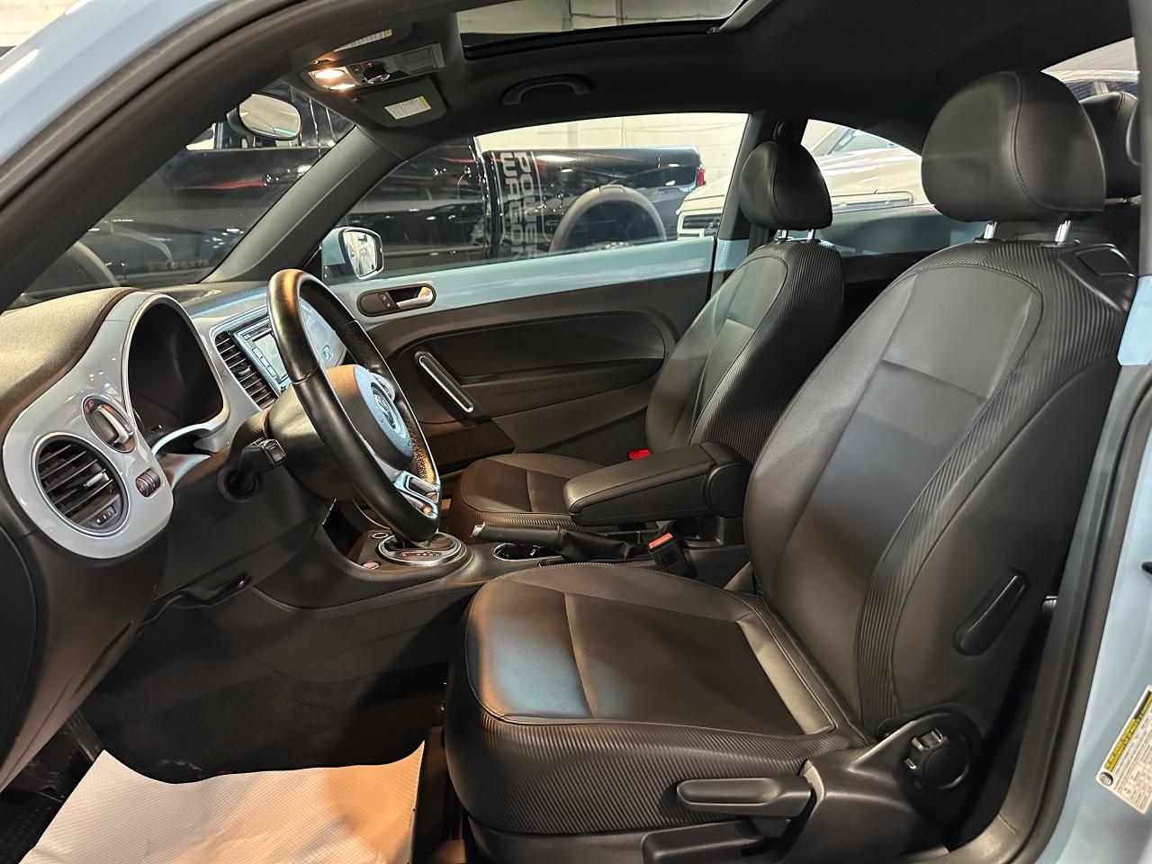 2012 Volkswagen Beetle 2DR PREMIERE+ | NO ACCIDENT | CUSTOM COLOR - Photo #26