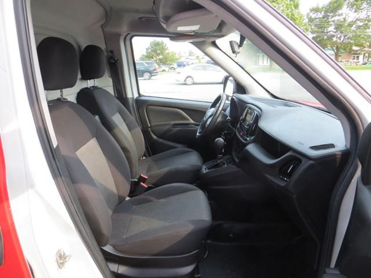 2015 RAM ProMaster City CERTIFIED, SHELVES, LADDER RACKS, POWER INVERTER - Photo #18