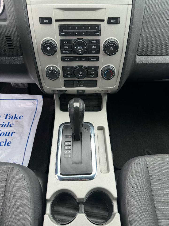 2011 Ford Escape XLT - Photo #15