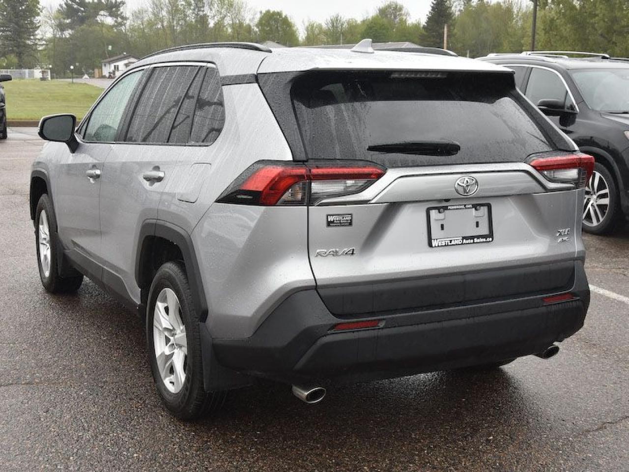 2021 Toyota RAV4 XLE AWD - Photo #5