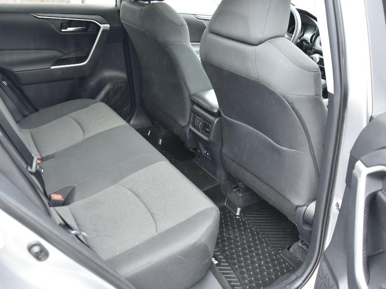2021 Toyota RAV4 XLE AWD - Photo #7