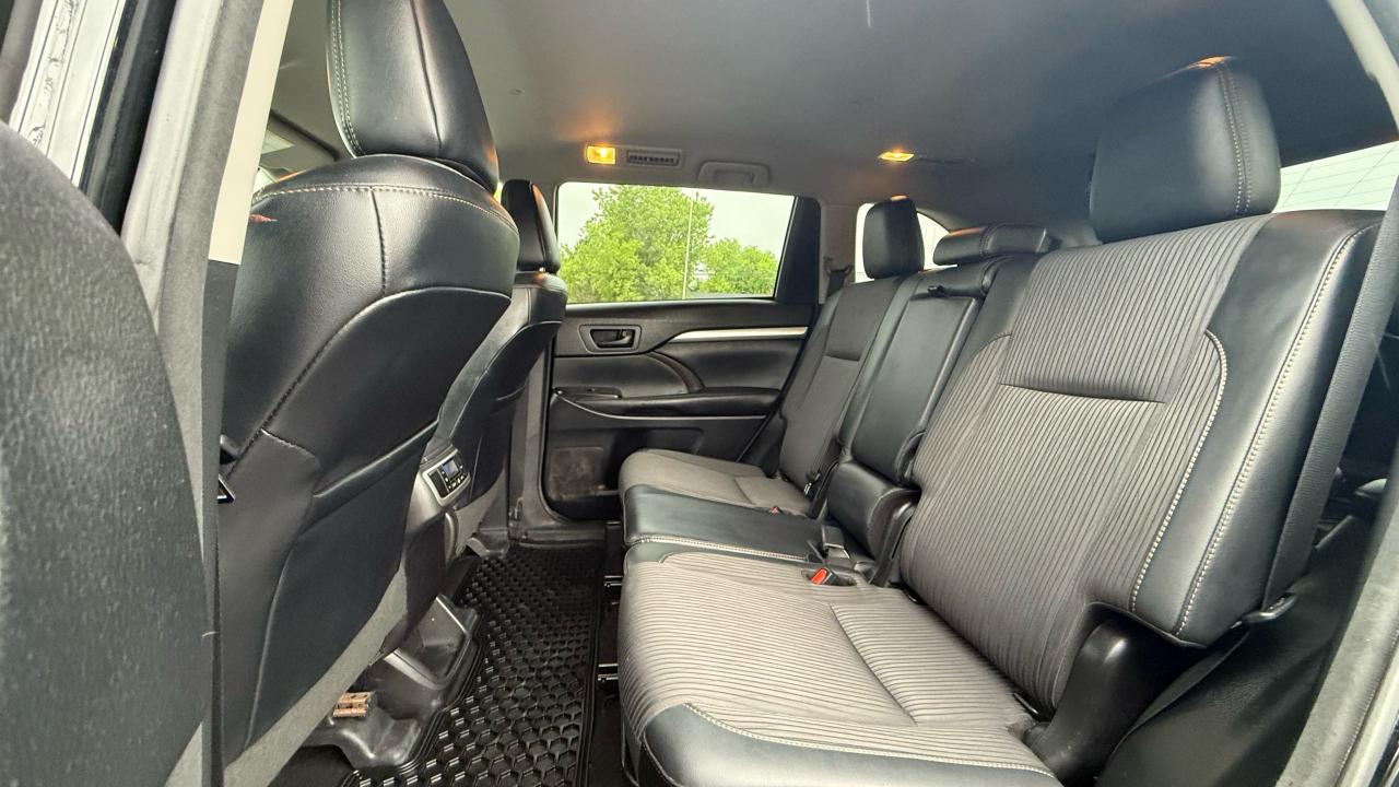 2017 Toyota Highlander LE - Photo #11