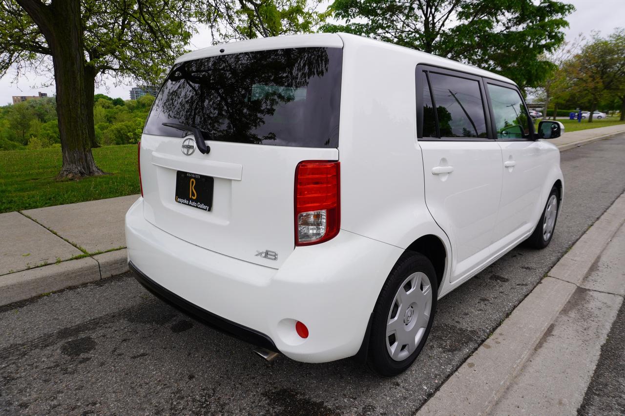 2014 Scion xB 1 OWNER / CLAIMS FREE / STYLISH & PRACTICAL BOX Photo3