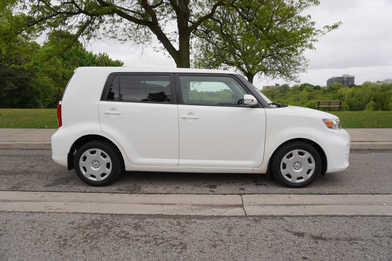 2014 Scion xB 1 OWNER / CLAIMS FREE / STYLISH & PRACTICAL BOX Photo4