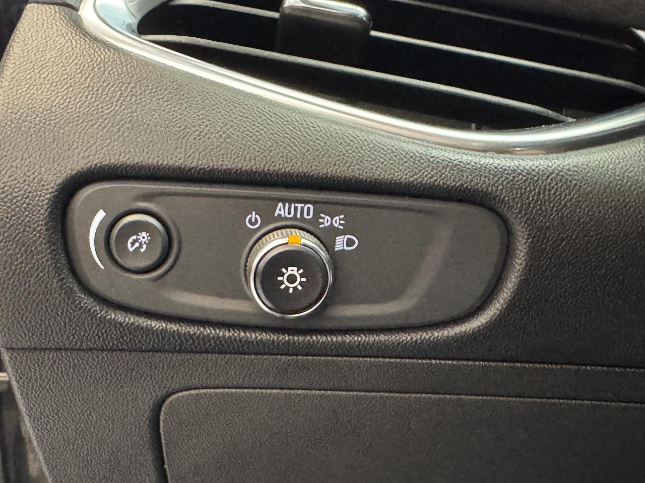 2018 Chevrolet Malibu LT+New Brakes+Camera+Remote Start+CLEAN CARFAX - Photo #44