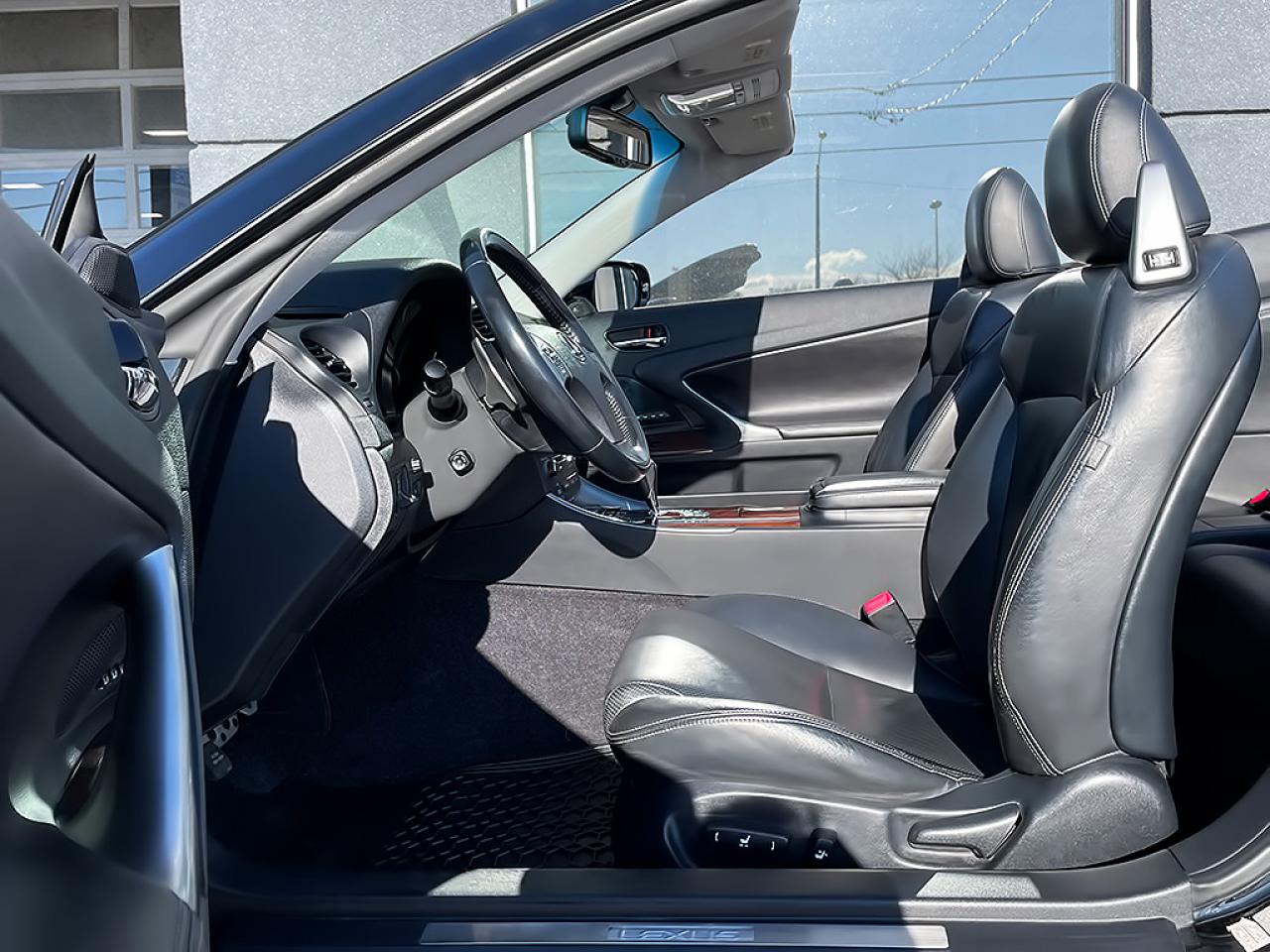 2010 Lexus IS 350 CONVERTIBLE | NAVI | REARCAM | PWR TOP - Photo #11