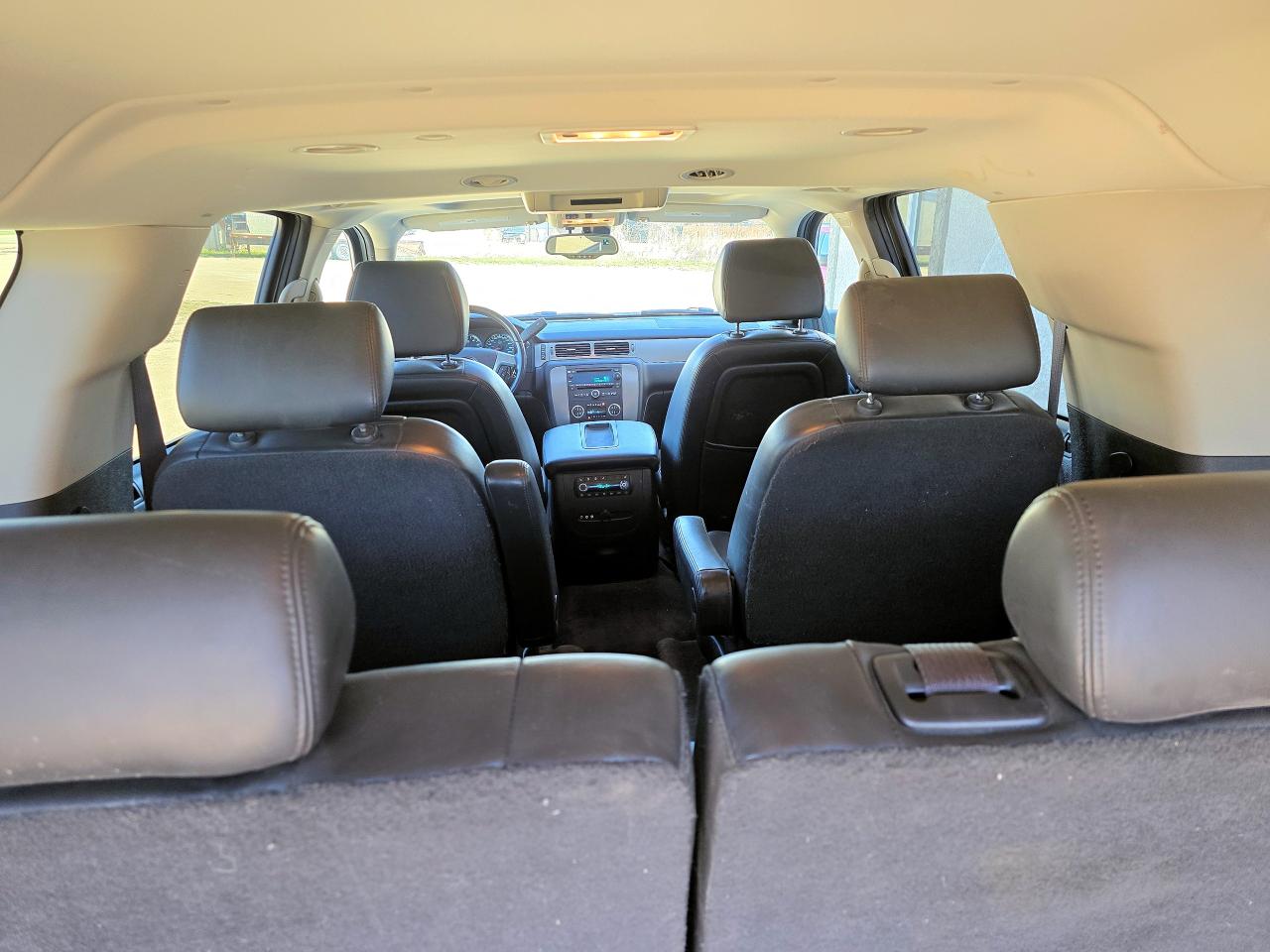 2008 Chevrolet Suburban Leather, DVD, Heated Seats - Photo #20