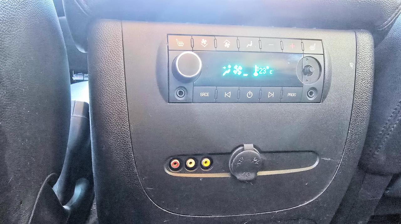 2008 Chevrolet Suburban Leather, DVD, Heated Seats - Photo #18