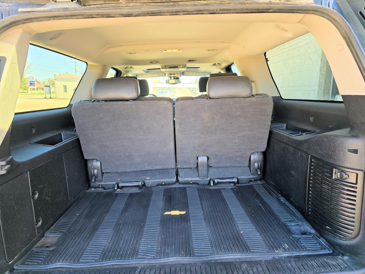 2008 Chevrolet Suburban Leather, DVD, Heated Seats - Photo #19