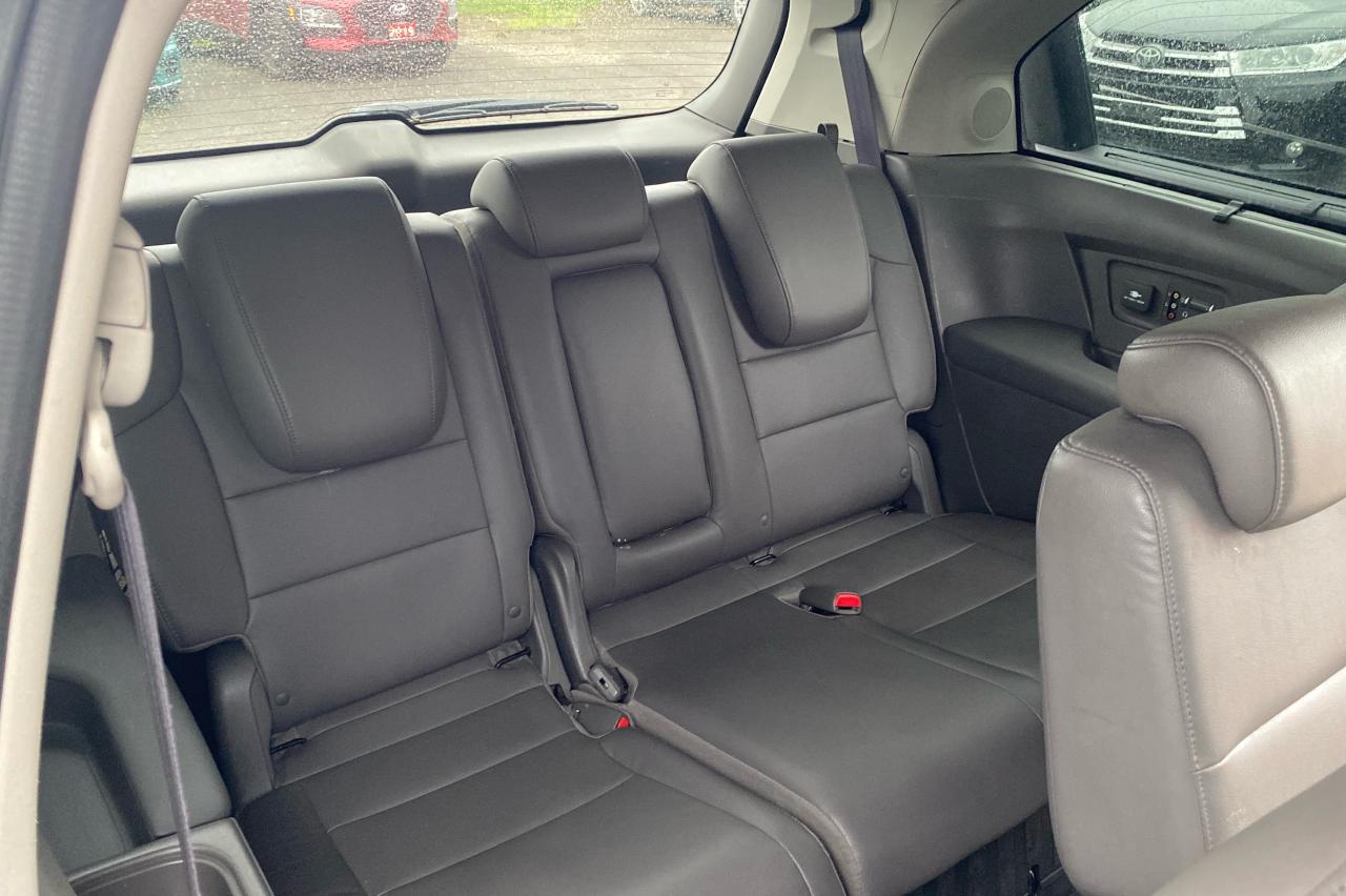2014 Honda Odyssey Touring - Photo #17