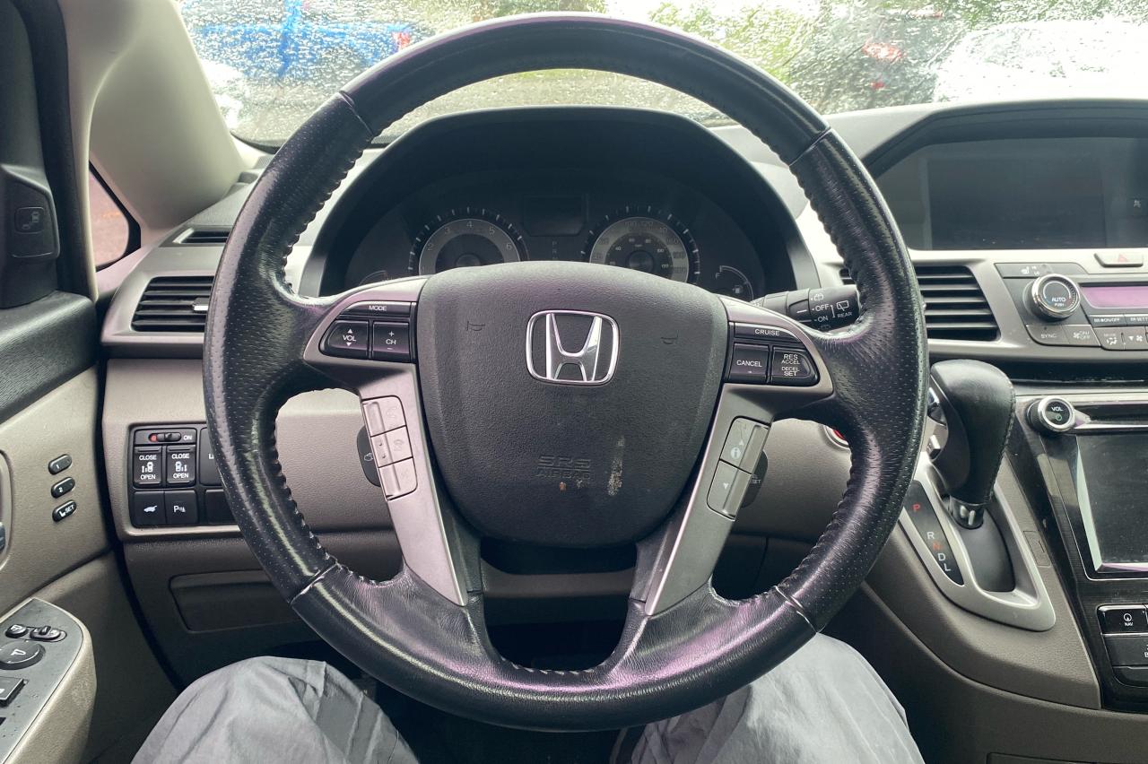 2014 Honda Odyssey Touring - Photo #28