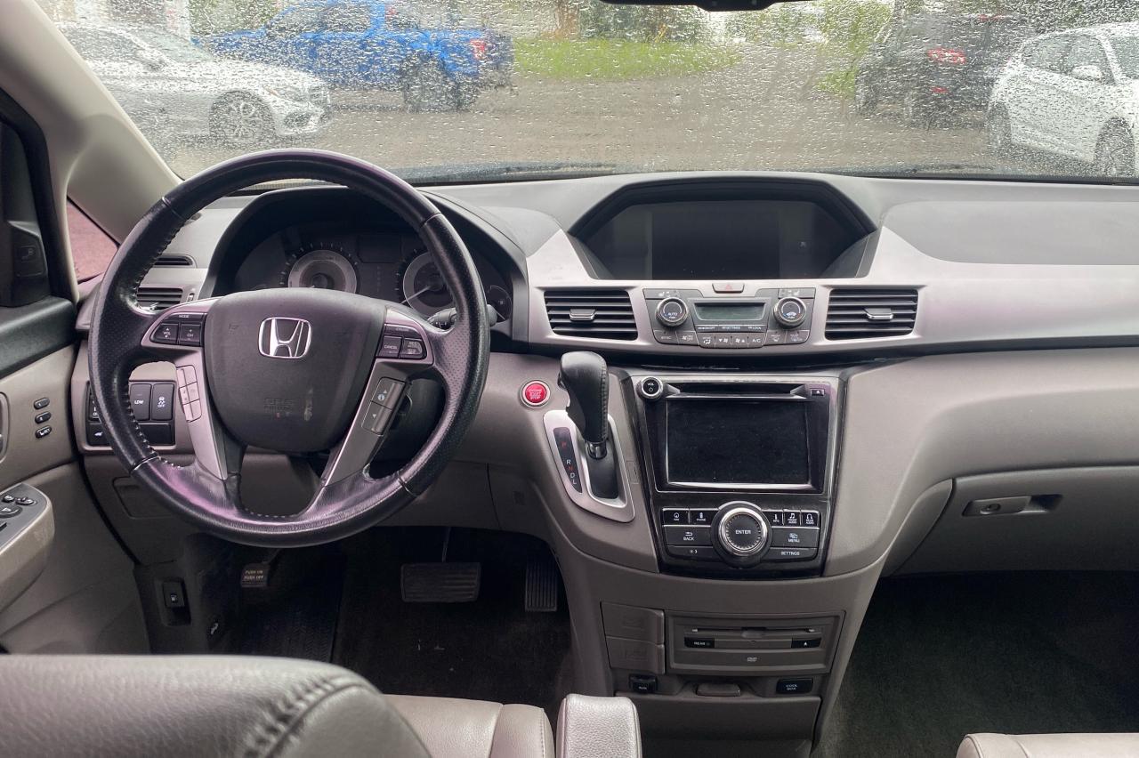 2014 Honda Odyssey Touring - Photo #31