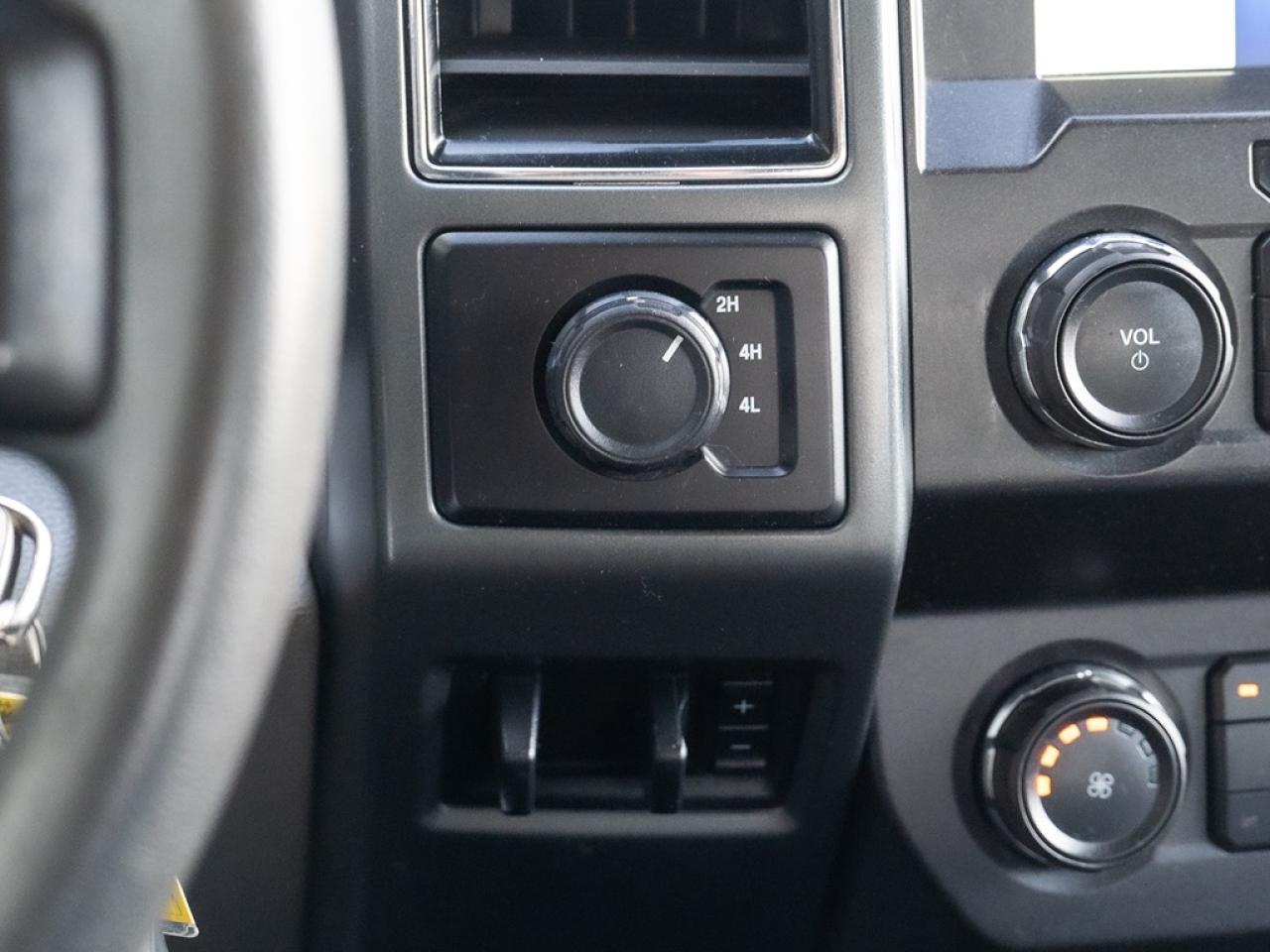 2019 Ford F-350 XLT DIESEL DUALLY Photo13