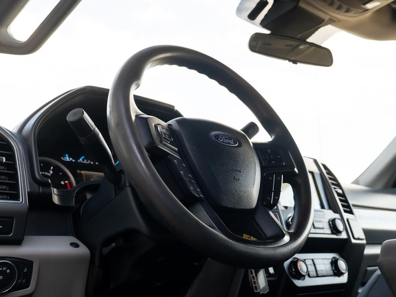 2019 Ford F-350 XLT DIESEL DUALLY Photo14