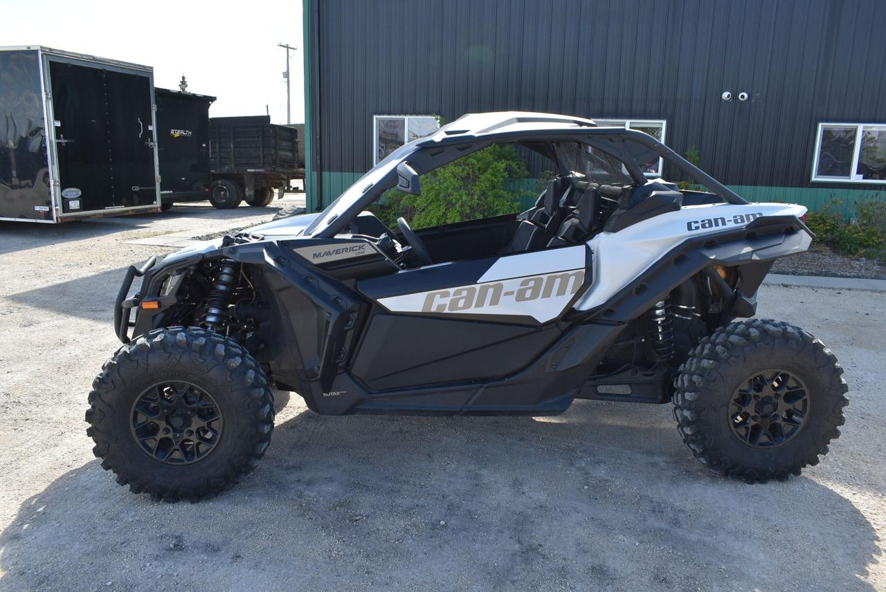 2023 Can-Am Maverick X3 XDS 900 Turbo LIKE NEW ONLY 189 KMS - Photo #3