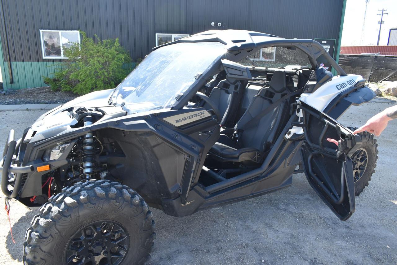 2023 Can-Am Maverick X3 XDS 900 Turbo LIKE NEW ONLY 189 KMS - Photo #10