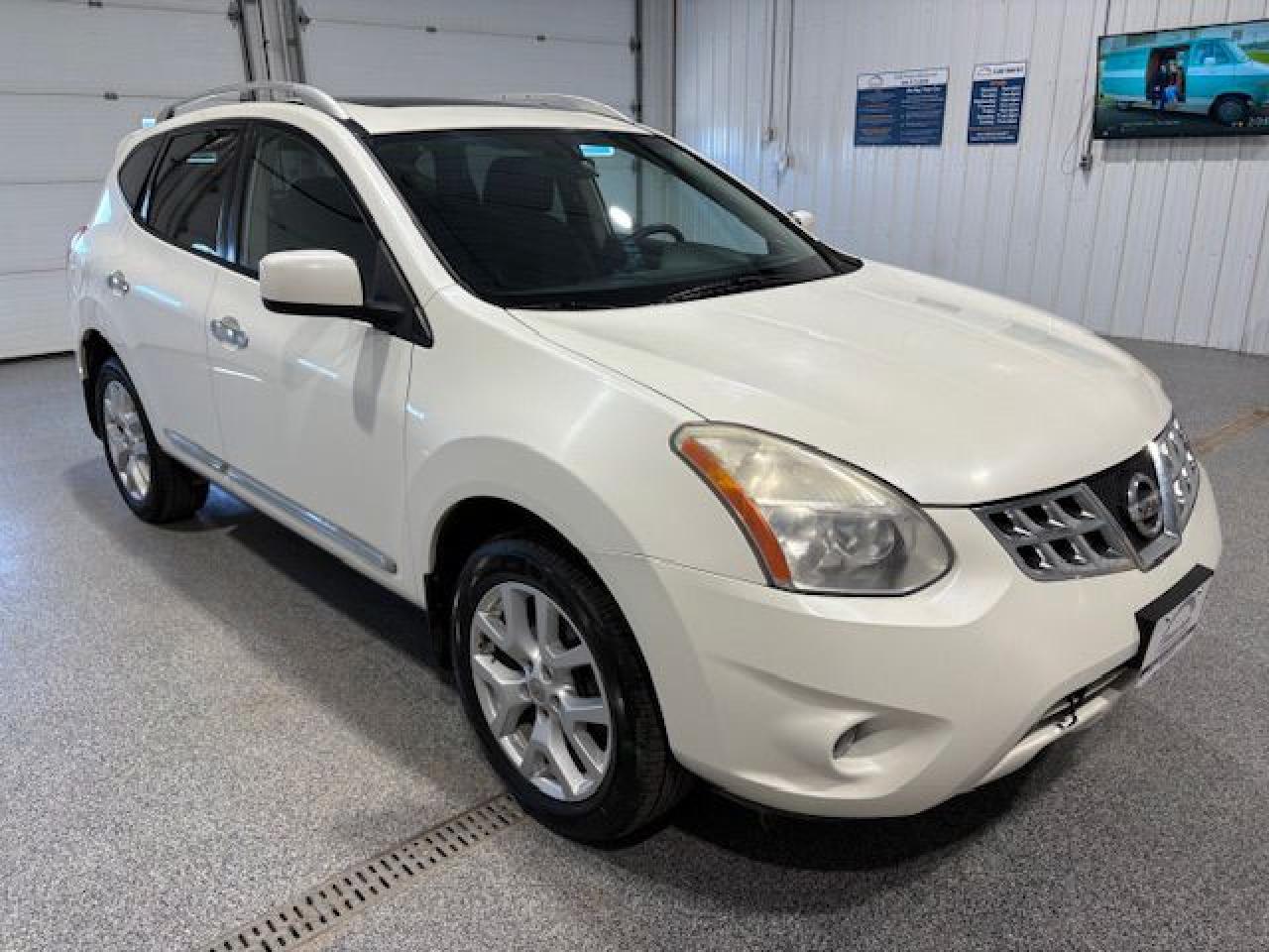 Used 2013 Nissan Rogue SV AWD for sale in Brandon, MB