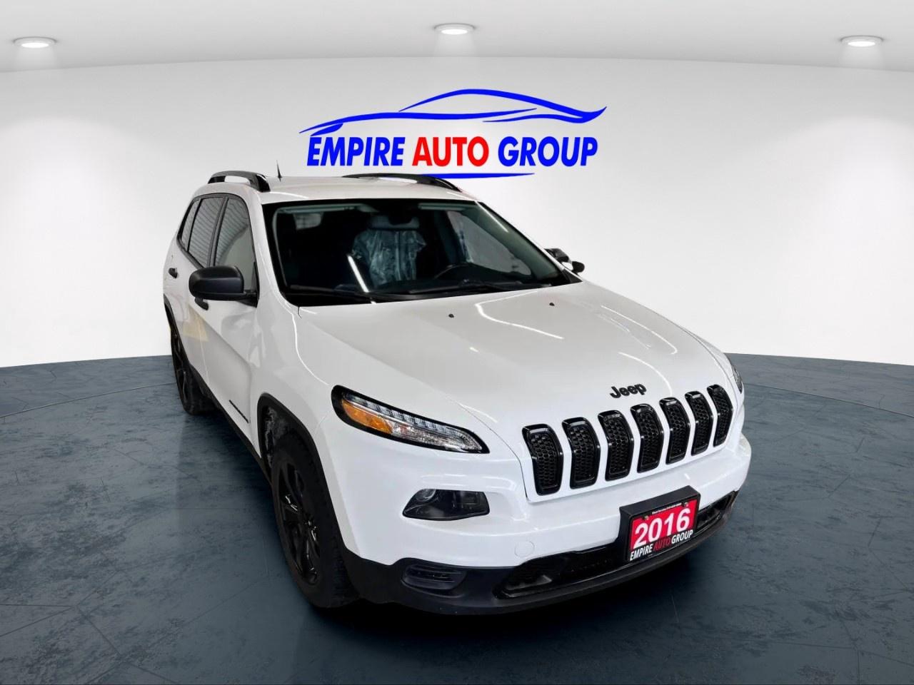 2016 Jeep Cherokee Sport Photo