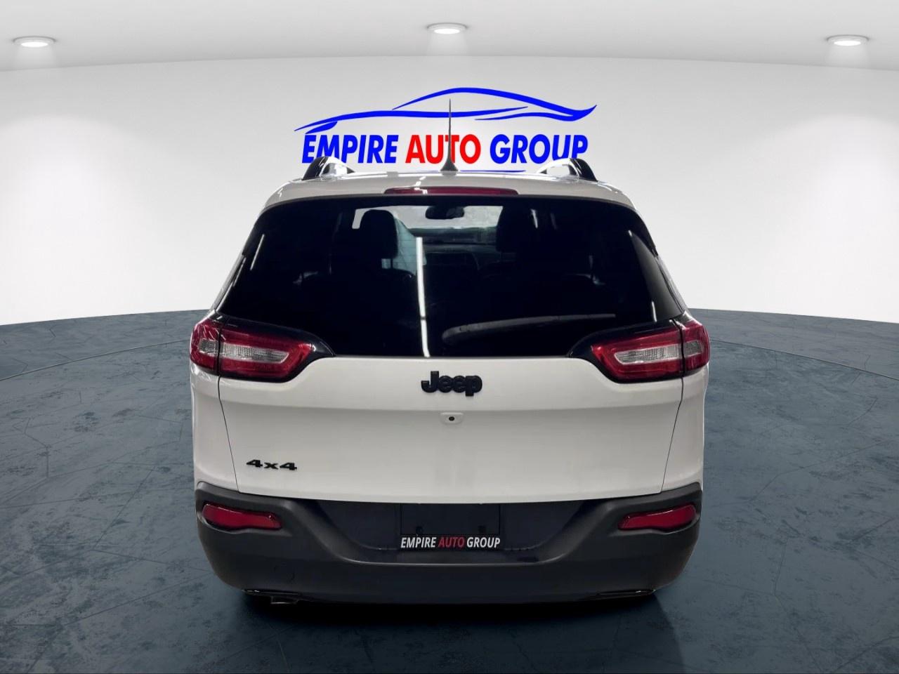 2016 Jeep Cherokee Sport Photo