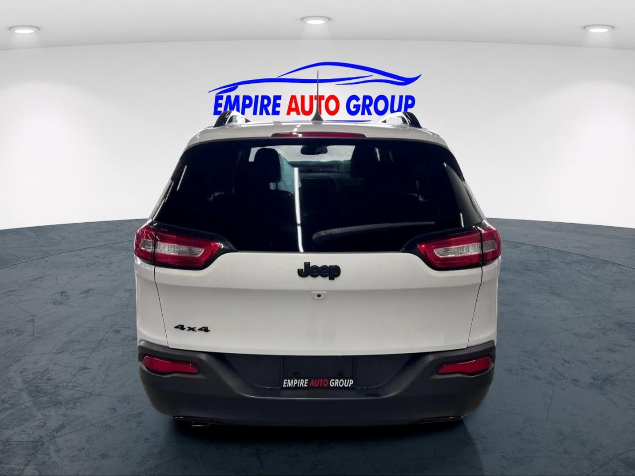 2016 Jeep Cherokee Sport Photo