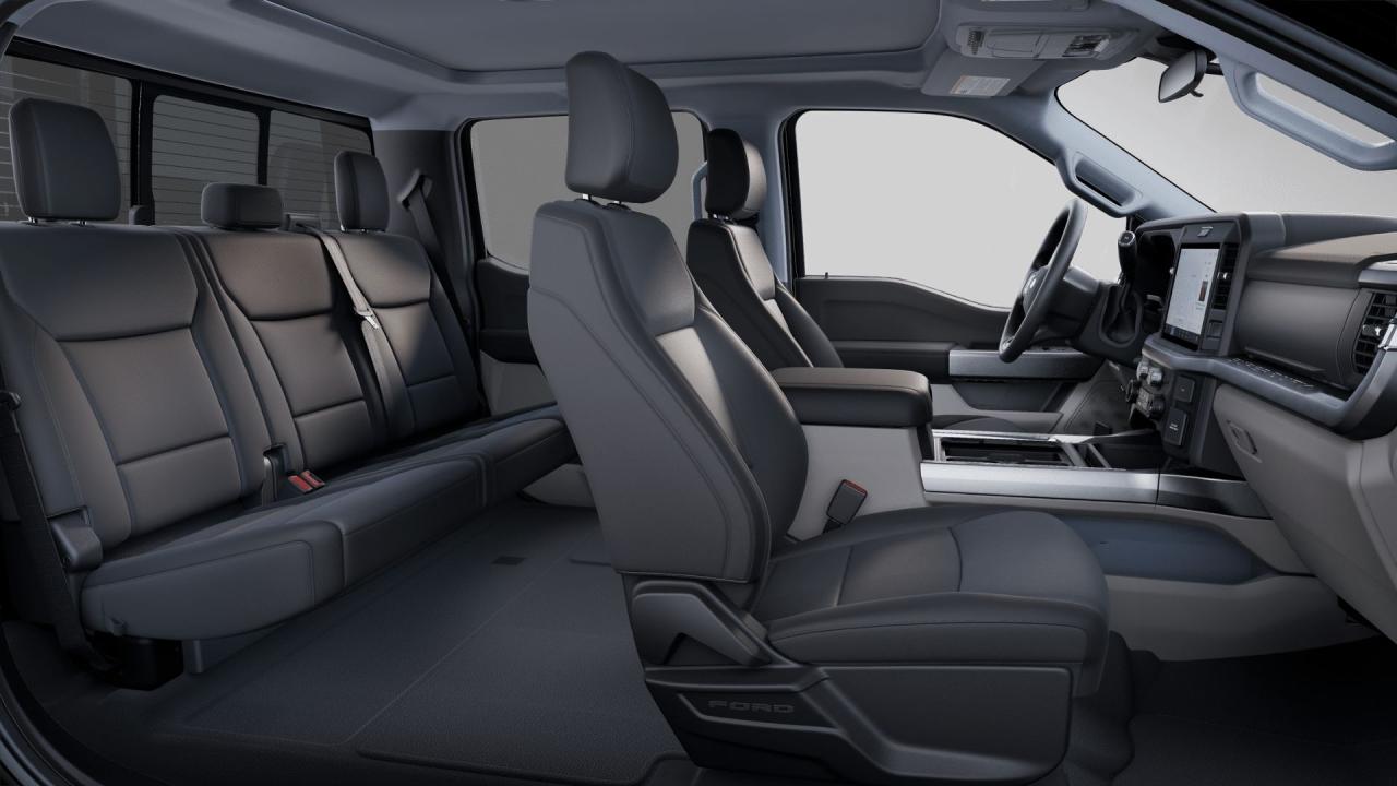 2025 Ford F-350 Super Duty SRW XLT Photo5